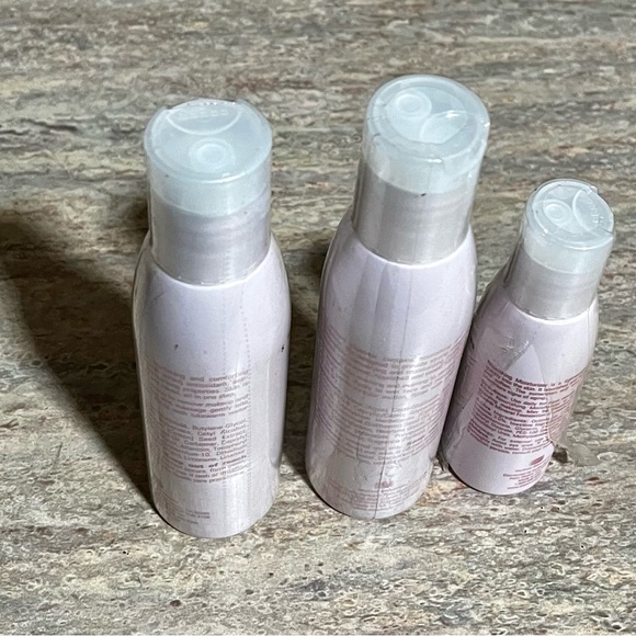 New Sheer Cover 2-Conditioning cleansers and 1-nourishing moisturizer set - Picture 2 of 8